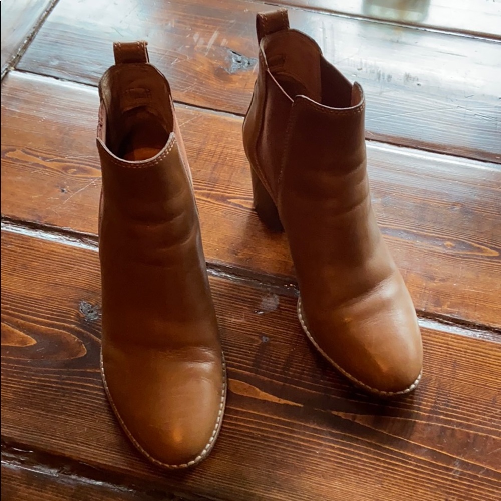 Madewell Tan leather ankle bootie